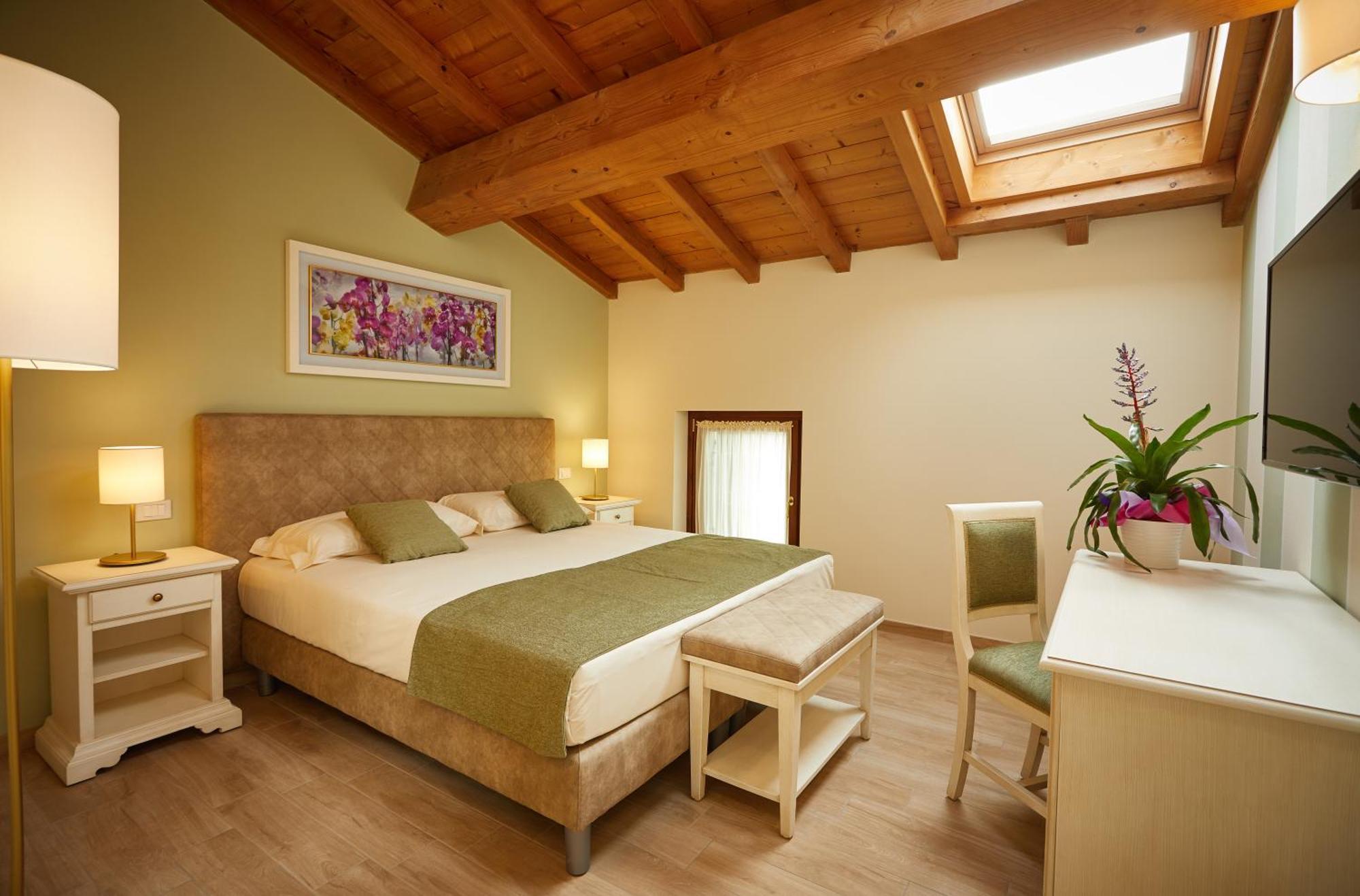 Borgo Romantico Relais Hotel Cavaion Veronese Room photo