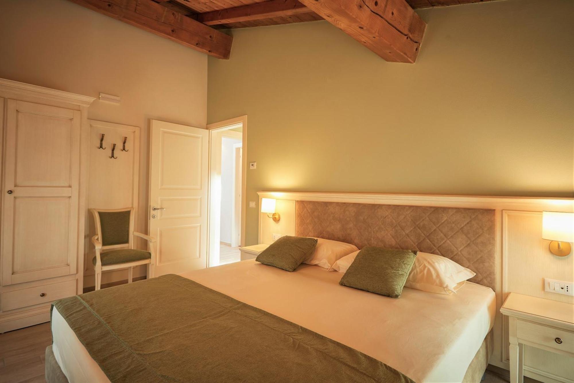 Borgo Romantico Relais Hotel Cavaion Veronese Room photo